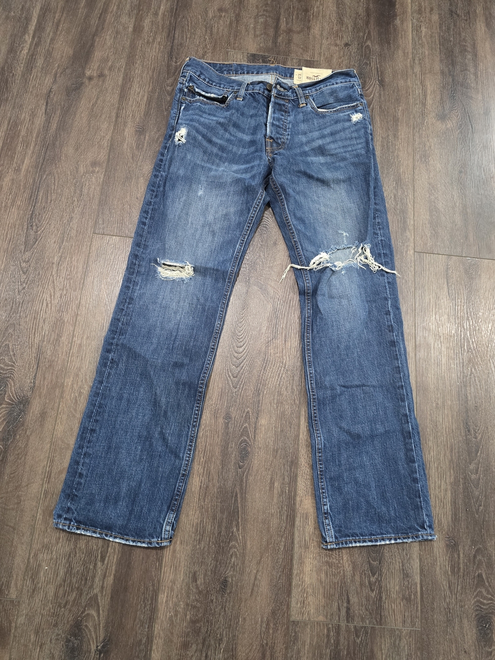 Hollister Men's Blue Straight-Leg Ripped Jeans
